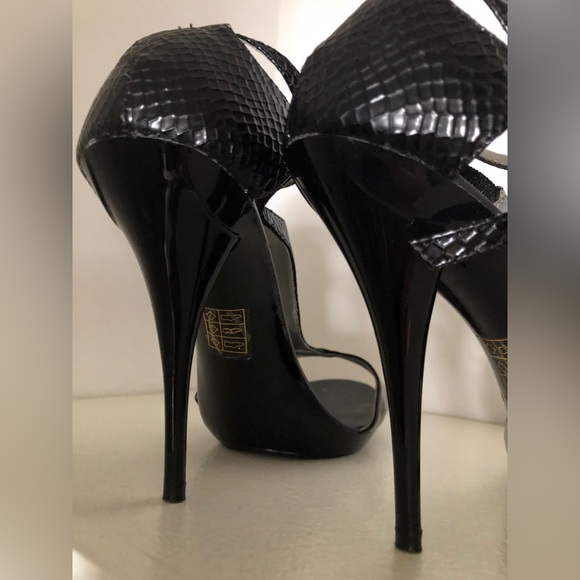 SEXY SNAKESKIN STILETTOS - Picture 5 of 6